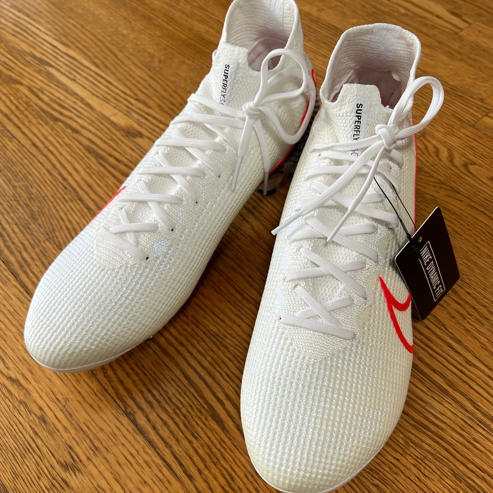 Brand new Nike Mercurial Superfly Elite FG 360 cleats- Size 10.5M